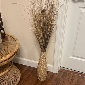 Natural Woven Floor 18” Vase with Dried Pampas Grass